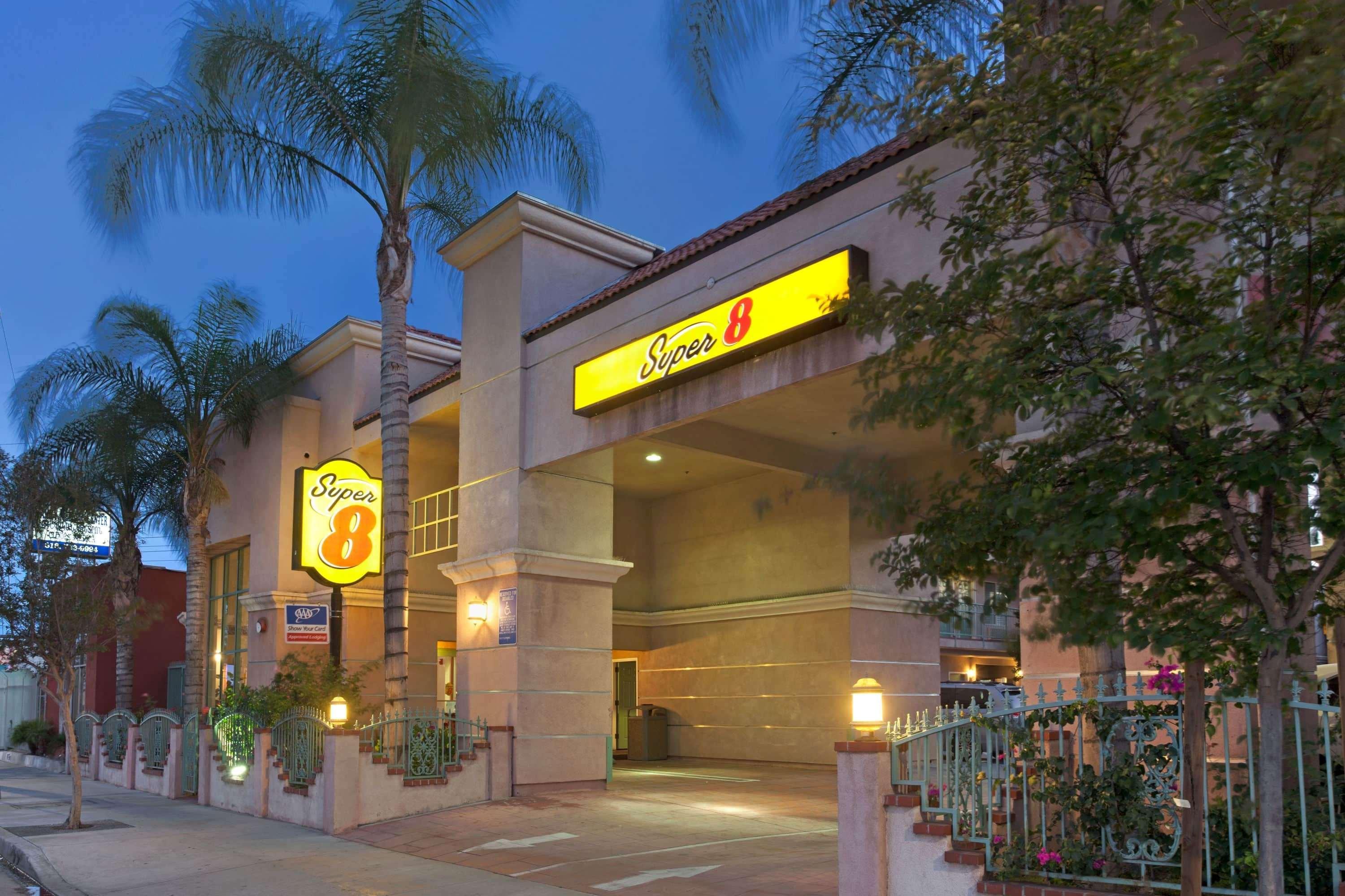 Motel Super 8 By Wyndham North Hollywood Los Angeles Esterno foto
